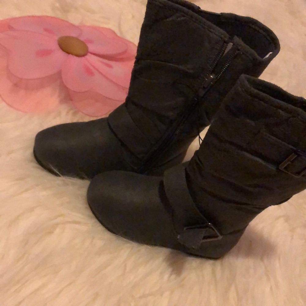Kids boots